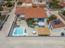 Koula's Aegina