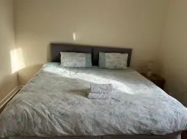Spacious room close to tram