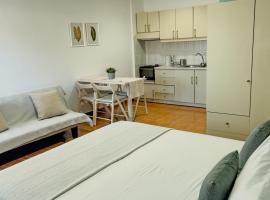 Live in Lemnos Studios, hotel com estacionamento em Mo&uacute;dhros