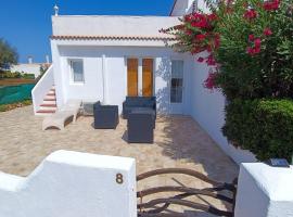 Chalet calan Bosch Menorca, chal&eacute; alpino em Cala'n Bosch