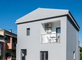 Zoes Apartment