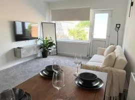 2 bed house in Nottingham - offers for long term stays