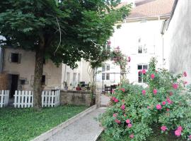 Neufch&acirc;teau में La Maison d'Ad&egrave;le, पालतू जानवरों के अनुकूल होटल