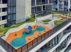 2BR-1BR-1Car- CBD Pool Central, place to stay in Canberra