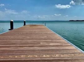 Fűzliget2 - Balaton Bliss、バラトンフューズフーのホテル