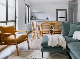 3 Bed, 2 Bath Home in Sale, ξενοδοχείο σε Sale