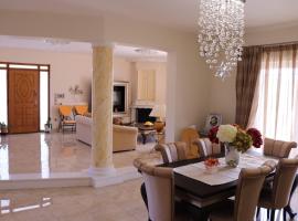 Villa VMLT, hotel in Sounio