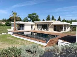 Luxurious Architect-Designed Villa with Pool