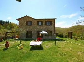 Stunning Farmhouse in Passignano with Pool