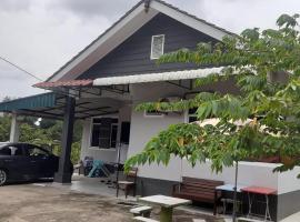 HOMESTAY MAK KEMAS KUALA TERENGGANU, ξενοδοχείο σε Marang