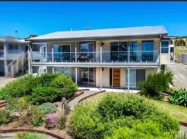 Emu Bay Bliss 'sweeping ocean views'
