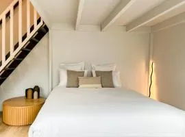 Cloud Stylish flat with jacuzzi near city center
