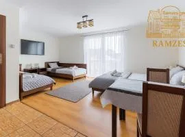 RAMZES-pokoje z balkonami,parking,10min od plaży Ustka