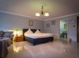 Hotel am Markt, hotel en Saarburg