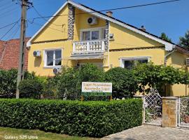 Liget Nyaral&oacute;h&aacute;z &eacute;s Apartman Liget, resort de esqui em Szilv&aacute;sv&aacute;rad