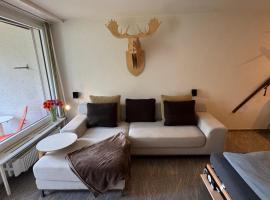 Stylish Alpine Studio in Davos, Wifi & Netflix, hotel v destinaci Davos