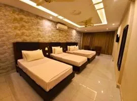 New Crown Palace Hotel