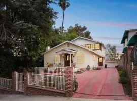 Russell House Near Hollywood & Griffith Park home