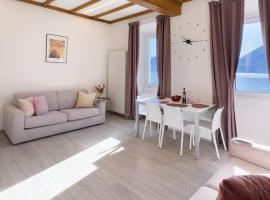 Belvedere 237A Lakeview Luxury Apartment, Hotel in Ghiffa