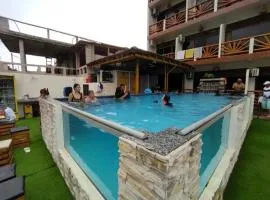 Hotel Maeo Suites