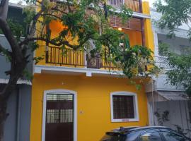 Villa Gomez Individual 2 Rooms property at French Colony, hotel in Puducherry