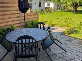 B&oslash;t&oslash; strand ferielejlighed 3, hotell med parkering i Marielyst