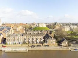 4 bed town house with views of Clifford & River Ouse