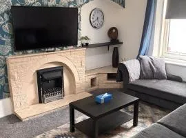 Coxon - 5 Bdrm 6 beds Perfect 4 contractor