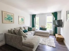 Platform West Hull 2 bed Apartment with Parking