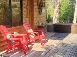Beautiful Cabin near Radium Hot Springs with private hot tub