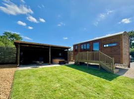 Copper Beech Executive Shepherds Hut, khu cắm trại ở Heather