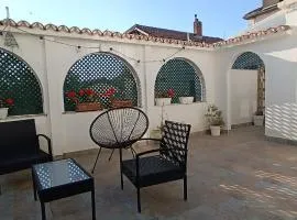 Maison de ville avec grande terrasse à Caneta