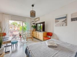 Cocon lumineux à Bandol à deux pas de la plage et de la gare, Hotel in Bandol