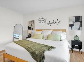 New Luxury Sleeps 7 AC Double Garage, &uuml;d&uuml;lőh&aacute;z Edmontonban