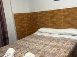 Pensión La Ferroviaria - Habitaciones Con Balcón - 1 Cama Con Baño Privado-Sin Ascensor