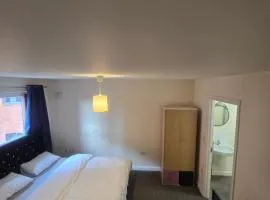 Private Ensuite room in Wolverhampton city centre