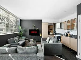 Brighton Botanic 2BR Retreat by the Beach