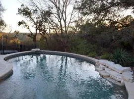 Lux Pool I Zipline I Air hockey I Kid Friendly House