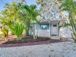 Indian Rocks Beach Retreat, Walk to Gulf and Beaches