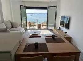 Piso Sinas con vistas al mar