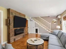 Spacious Home Hot Tub 2 Living Rooms Pets OK