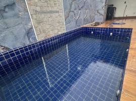 Moderno 3 quartos piscina e sinuca luxo, Hotel in Campina Grande