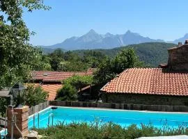 Borgo di Quarazzana holiday house with pool for groups Tuscany