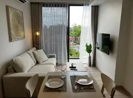 2BR Rooftop Pool & Gym Laguna Skypark