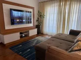 Sobrado para até 7 pessoas perto de tudo!