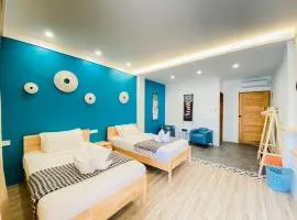 Holabay Resort