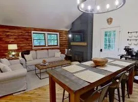 Cozy Berkshires Cabin with Lake, Beach, Hot Tub, Fireplace - The Wilde BNB