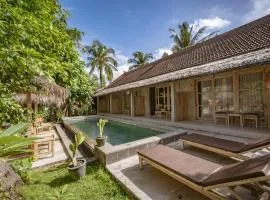 Golden Garuda Cottages at Diamond Beach Hills