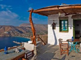Pano Gitonia: Aegiali şehrinde bir otel
