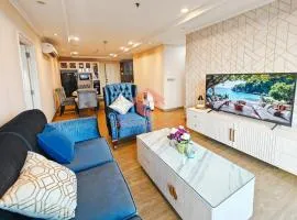 Luxury 3BR MOI Apt with Pool Wi-Fi Netflix by 2ndHome